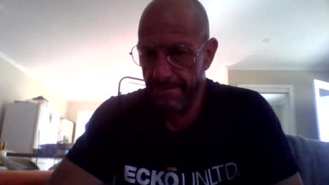 aussieguy59660 online show from November 16, 6:15 am