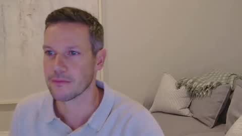 aussiesurfer0000 online show from April 14, 5:33 am