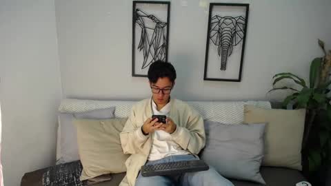 austinreeds online show from November 16, 12:51 pm