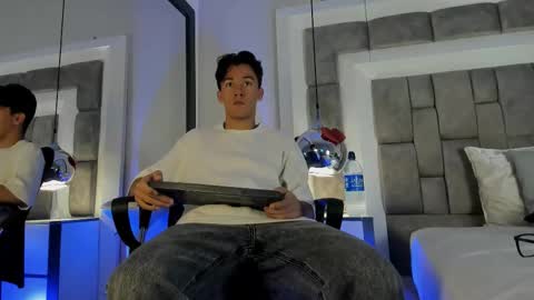 austinreeds online show from March 2, 12:01 pm