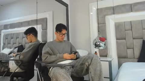 austinreeds online show from February 24, 1:58 pm