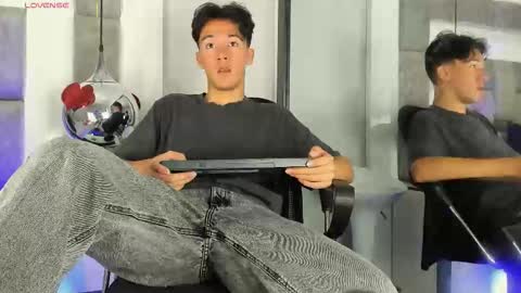 austinreeds online show from March 22, 4:00 pm