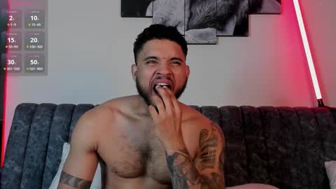 Snapshot of austintorres_ chatting on September 9, 1:27 am AustinTorres online show from September 9, 1:27 am