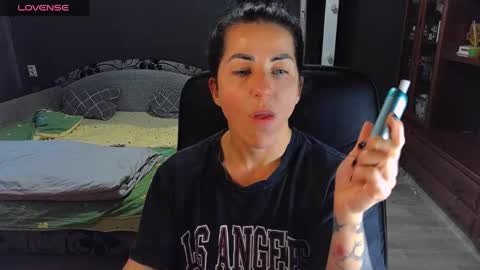 Ava online show from April 18, 1:46 pm