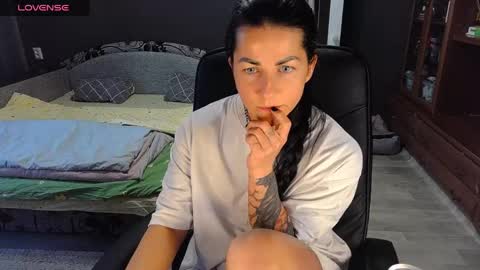 Ava online show from April 14, 2:31 pm