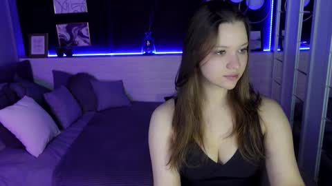 Ava online show from February 18, 2:38 pm