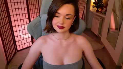 Ava online show from December 17, 2:57 pm