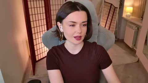 Ava online show from November 18, 3:15 pm