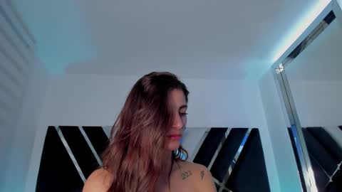 Snapshot of ava_fontana2 chatting on February 22, 2:39 am Ava Fontana online show from February 22, 2:39 am