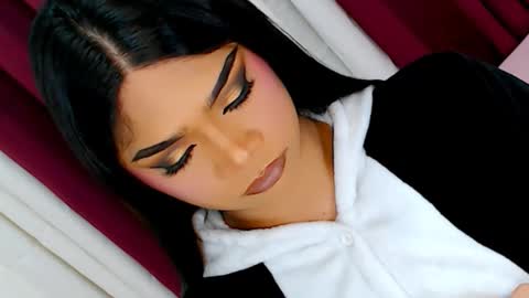 Ava online show from October 24, 9:54 am