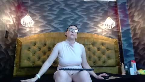 avanahomi online show from November 28, 2:35 pm