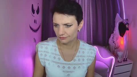 avasaturnian online show from October 26, 1:23 pm