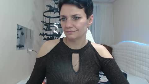 Snapshot of avasaturnian chatting on October 10, 2:01 pm avasaturnian online show from October 10, 2:01 pm