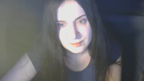 avialenne online show from April 15, 5:05 pm