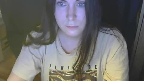 avialenne online show from April 3, 6:26 pm