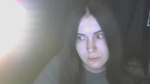 avialenne online show from April 7, 6:43 pm