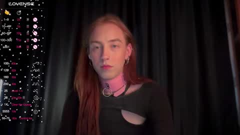 avril_pearly_ online show from October 6, 11:39 am