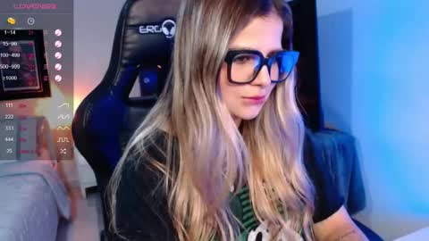 Avrill Morgan online show from October 5, 8:49 pm