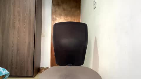 AndrewXxl independent online show from January 7, 10:48 pm