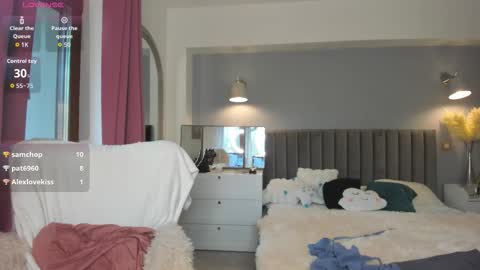 Jolie online show from October 21, 8:52 am