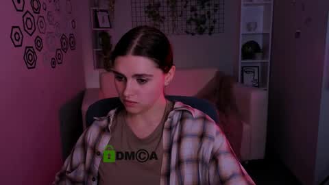 awesomeemma_ online show from May 11, 4:04 pm