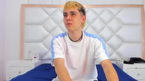 Axel cifer online show from January 3, 12:29 pm