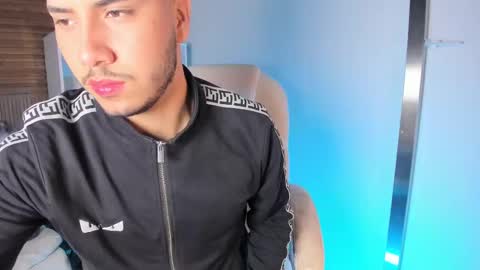 axel_grey_ online show from September 18, 12:20 pm