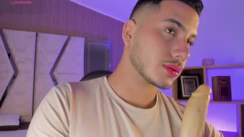 axel_grey_ online show from May 29, 12:25 pm