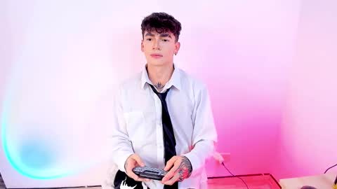 Axel online show from February 6, 8:22 pm