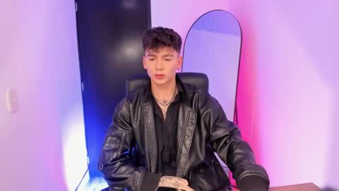 Axel online show from December 23, 3:23 am