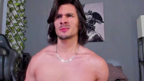 Snapshot of axel_owen chatting on January 17, 10:34 pm Axel online show from January 17, 10:34 pm