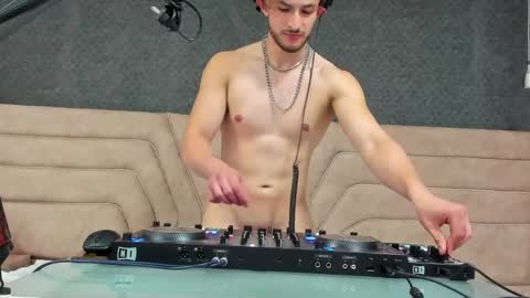 Axel  online show from May 27, 1:57 am