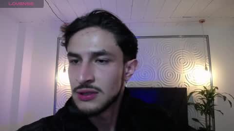 Axel  online show from May 29, 2:09 am