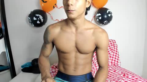 Snapshot of axel_rosse2 chatting on October 23, 10:10 pm axel_rosse2 online show from October 23, 10:10 pm