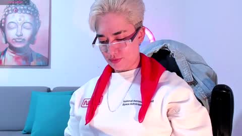 Axel Rouse online show from April 4, 11:23 pm