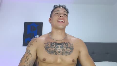 Snapshot of axel_taylor21 chatting on December 5, 12:58 am INDEPENDENT MODEL online show from December 5, 12:58 am