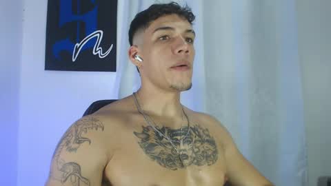 Snapshot of axel_taylor21 chatting on February 26, 5:03 am INDEPENDENT MODEL online show from February 26, 5:03 am