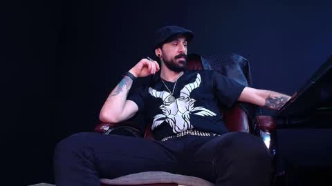 AxelColton online show from November 13, 11:35 am