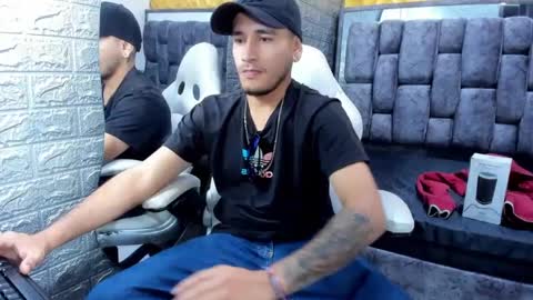 Snapshot of axell_cross2 chatting on February 26, 8:36 pm Axell Cross2 online show from February 26, 8:36 pm