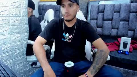 Snapshot of axell_cross2 chatting on February 27, 12:57 am Axell Cross2 online show from February 27, 12:57 am