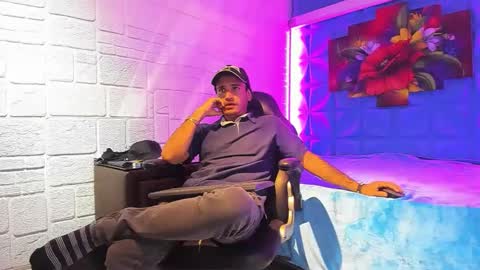 Snapshot of axell_cross2 chatting on October 4, 8:45 am Axell Cross2 online show from October 4, 8:45 am