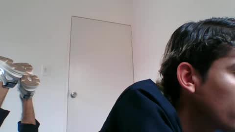 Axel  online show from February 7, 5:40 pm