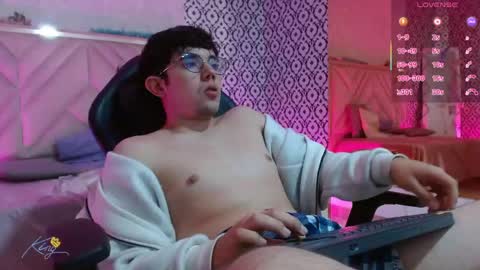 axelnoir_tay online show from May 21, 3:07 pm