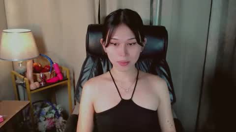 AYAHOSHILOVESYOU online show from May 10, 1:50 pm