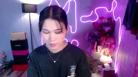 AYAHOSHILOVESYOU online show from May 6, 5:46 am