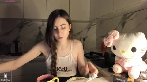 Ayesha online show from February 7, 8:45 pm