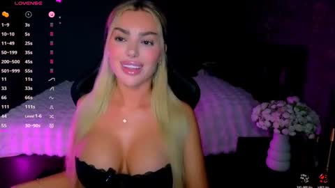  Ayla Demir  online show from June 17, 8:03 pm