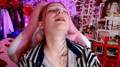 Ayla hill online show from February 17, 2:54 am