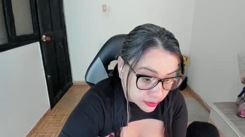 Snapshot of aylaislem chatting on February 15, 12:37 am SandyMODELINDEPENDIENT online show from February 15, 12:37 am