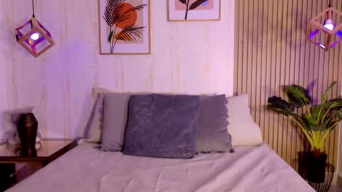 Ayleen online show from September 27, 1:31 pm